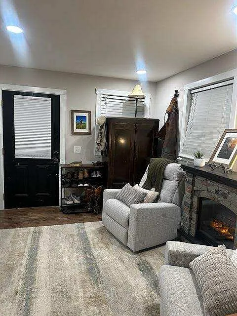 709 Center Hill Rd