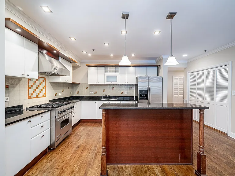 84 Jefferson St — Photo 10