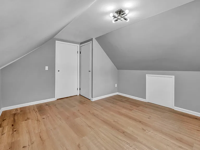 4168 Eastway Rd — Photo 5