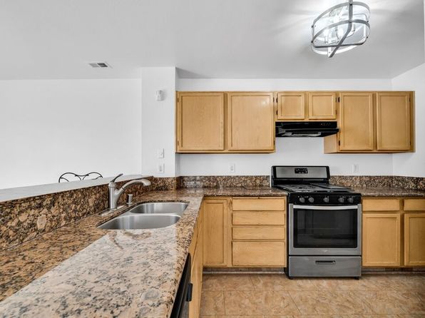 1229 E Carson St UNIT 4, Carson, CA 90745