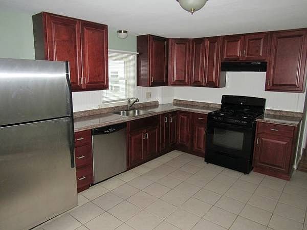 kitchen with stainless appliances and dishwasher