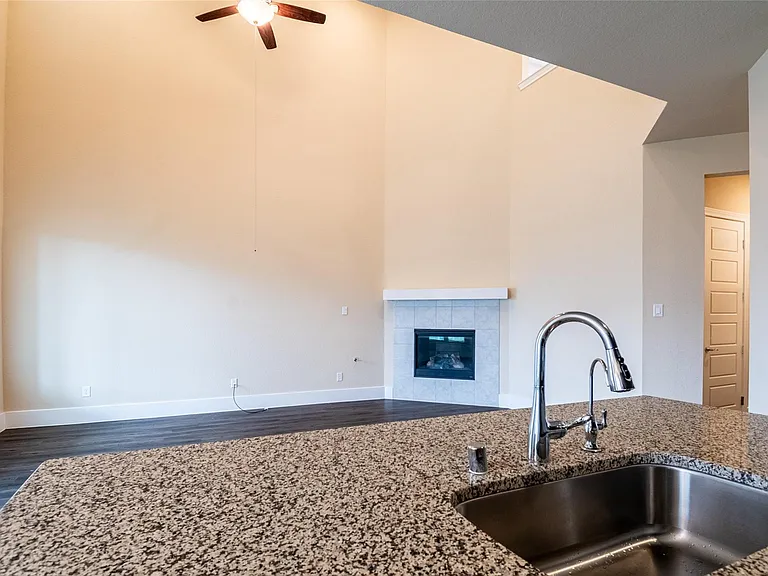 19015 Yellowstone Landing Ct — Photo 17
