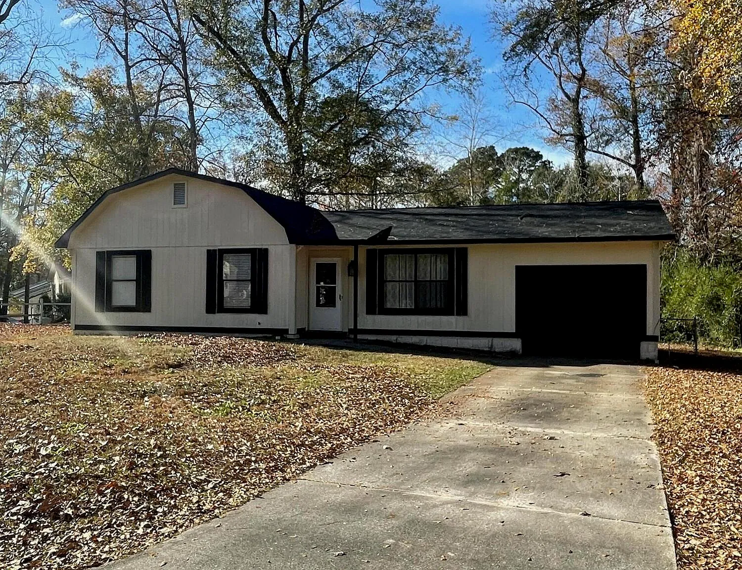 3 bed, 1.5 bath, $1,250 — Photo 3