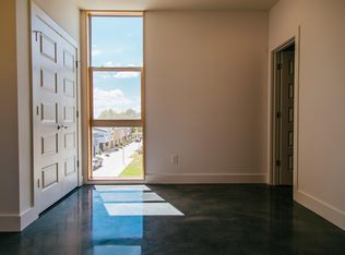 209 Highland Oaks Ln, Lafayette, LA 70508