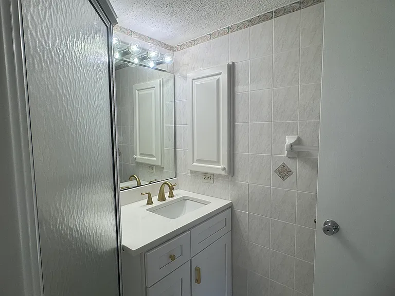 4158 Tamiami Trl — Photo 17