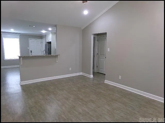 3 bed, 2.0 bath, 1275 sqft, $1,825 — Photo 3