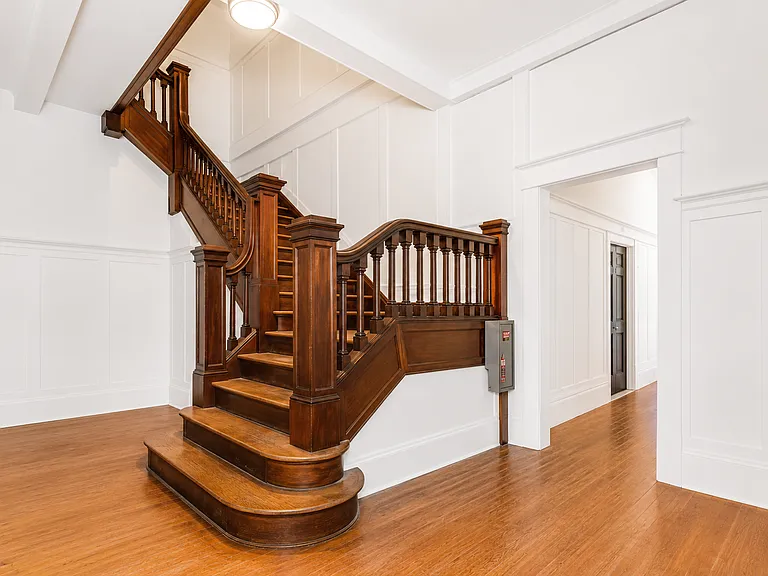 1019 Ashbury St — Photo 9