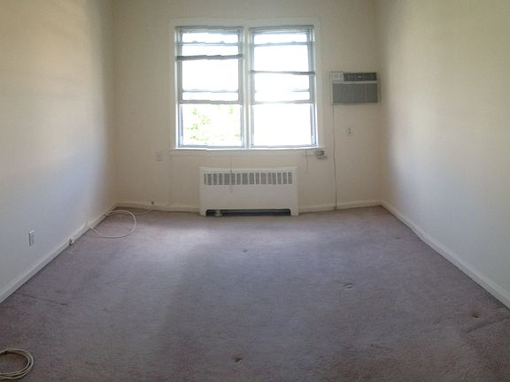 5th image of 2232 49th St