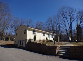 9 Doris St, Derry, NH 03038