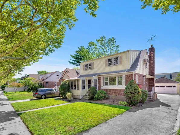 485 Peninsula Boulevard, Lynbrook, NY 11563