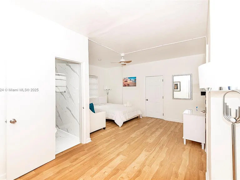 545 Michigan Ave #2 — Photo 12