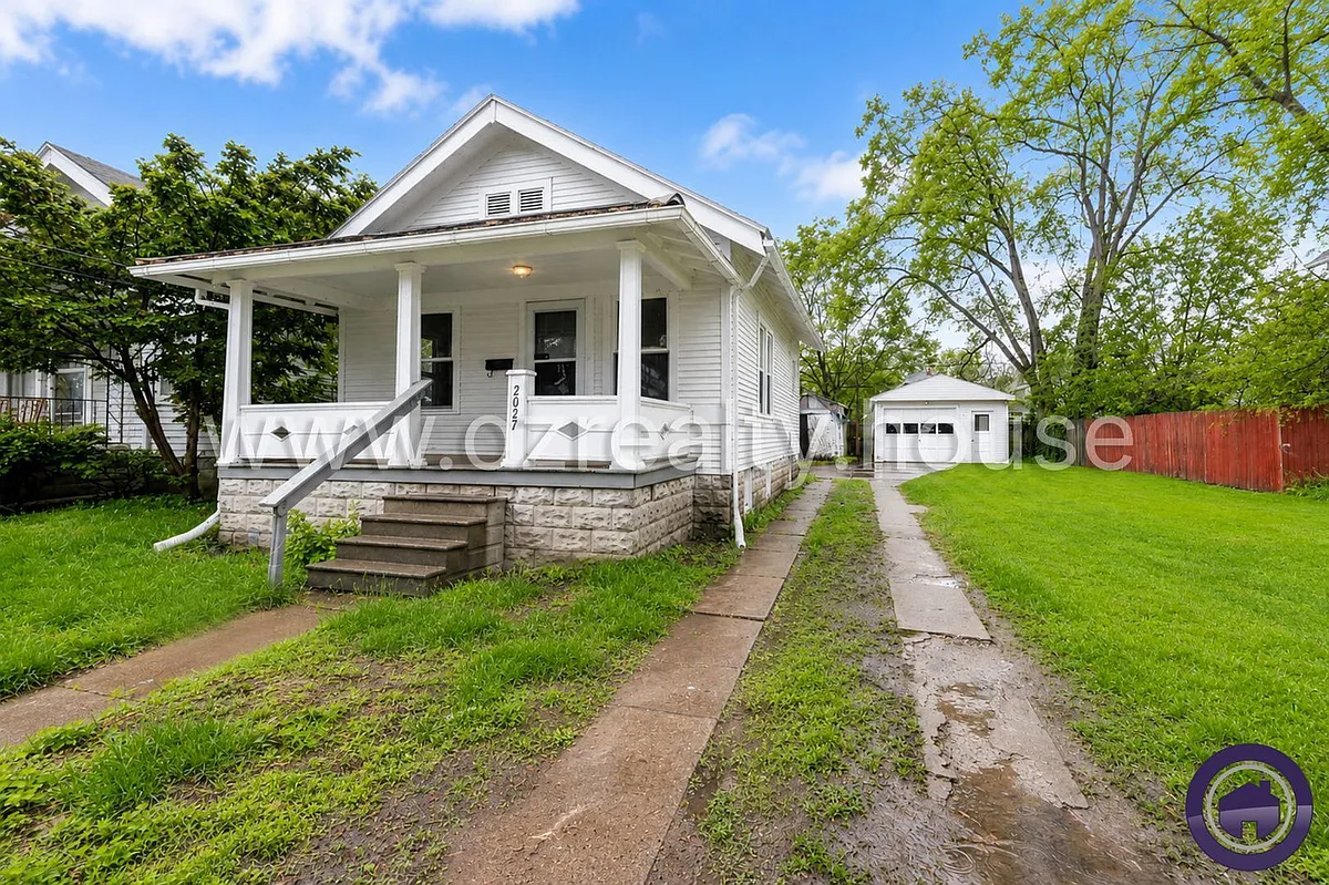 Building Photo - 2027 Berkshire Pl