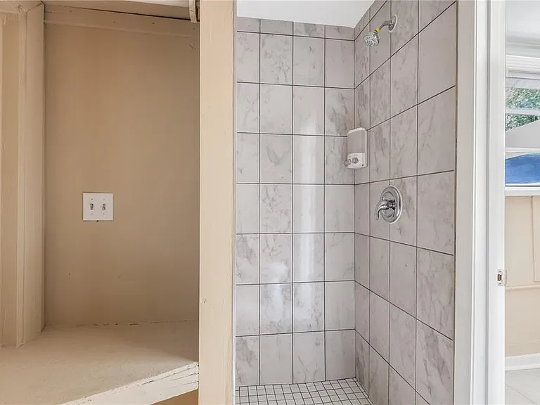 418 E Amelia Ave #G — Photo 16