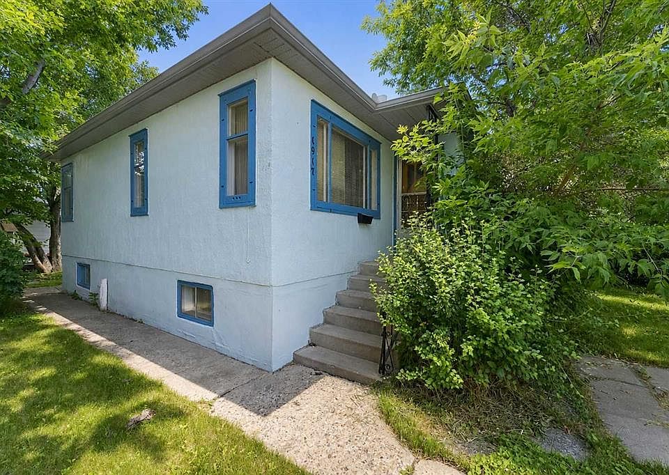 1st image of 1917 SE Mountview Cres NE