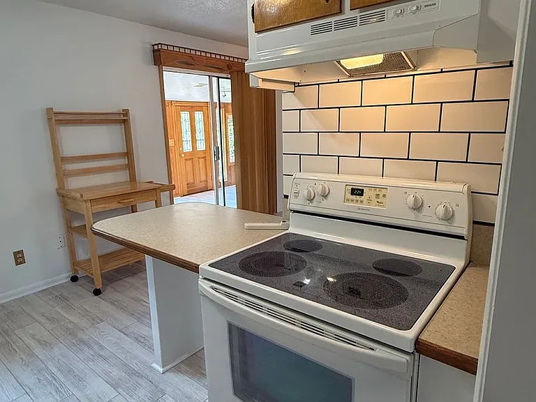 1001 Traci Dr — Photo 9