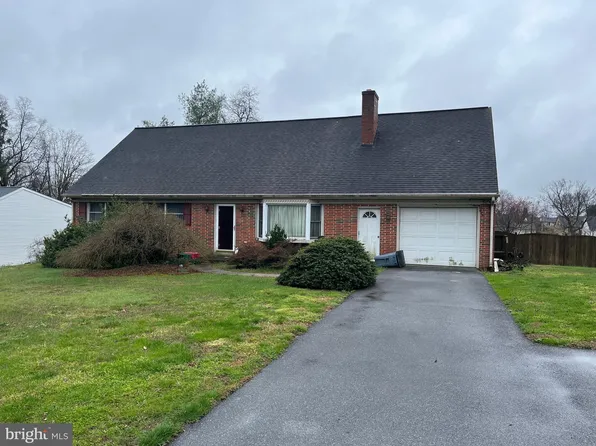 130 Mayfield Dr, Lititz, PA 17543