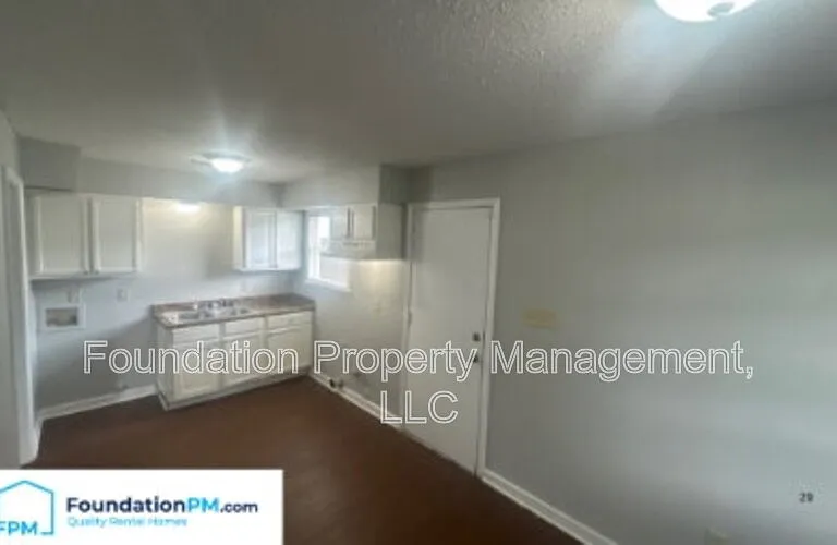 732 Tampa Ave — Photo 3