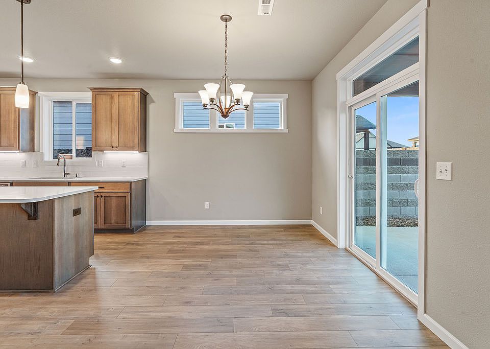 7970 Blanchard Loop, West Richland, WA 99353 Zillow