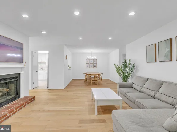 10062 Oakton Terrace Rd, Oakton, VA 22124