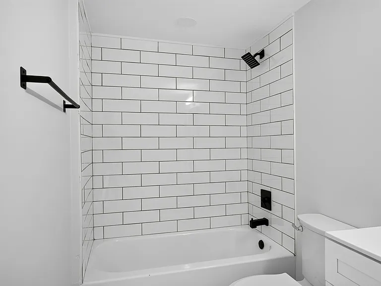 428 S Governors Ave #B — Photo 22