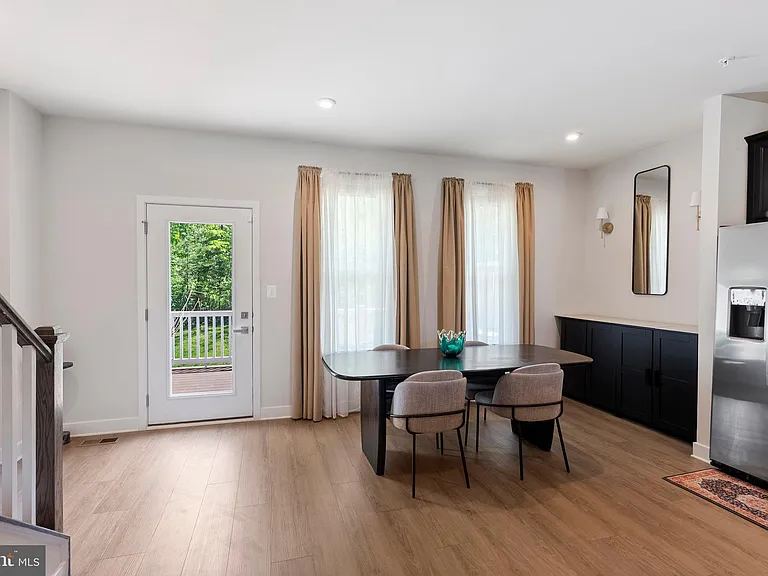 7903 Tanbridge Ln — Photo 15