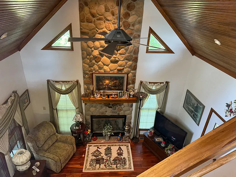 87 Smith Dr — Photo 10