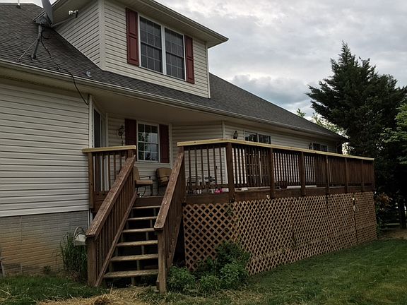 3rd image of 222 Fairfield Dr