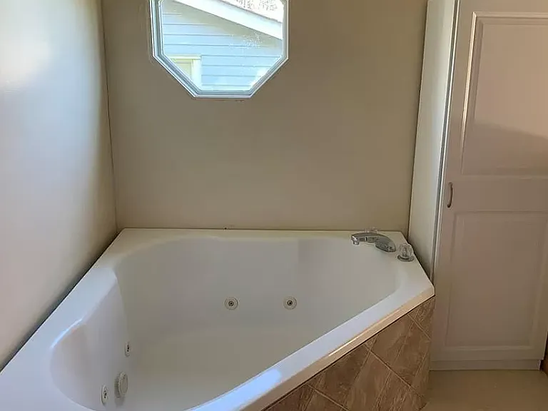 2309 W Morris St — Photo 5