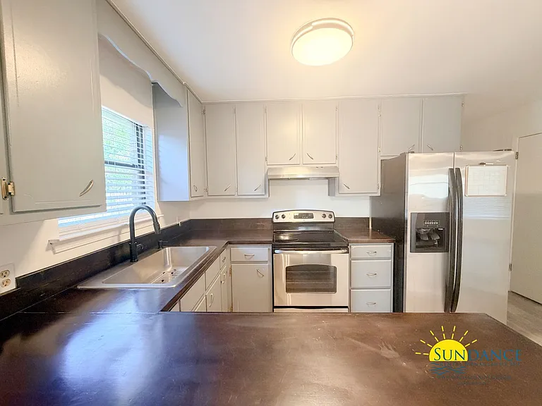 166 Marcia Dr — Photo 5