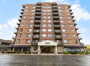 314 Central Park Dr #1004, Ottawa, ON K2C 0R2