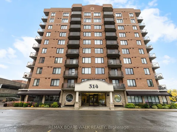 314 Central Park Dr #1004, Ottawa, ON K2C 0R2