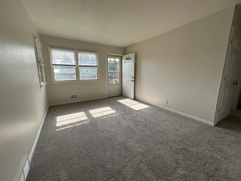5004-08 N 33rd St #5004 — Photo 5