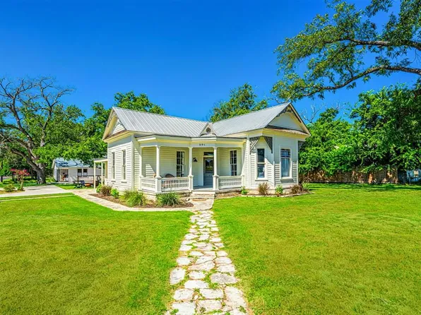 501 W San Antonio St, Fredericksburg, TX 78624