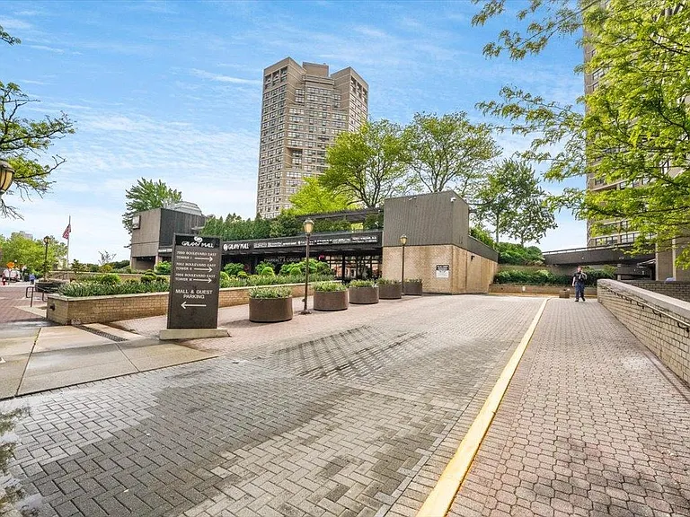 7002 Boulevard East #6H — Photo 26