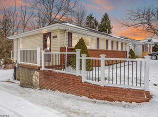 501 Willow Ln, Bridgeport, WV 26330