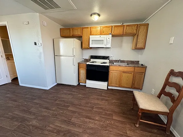 2238 E Taylor St — Photo 3