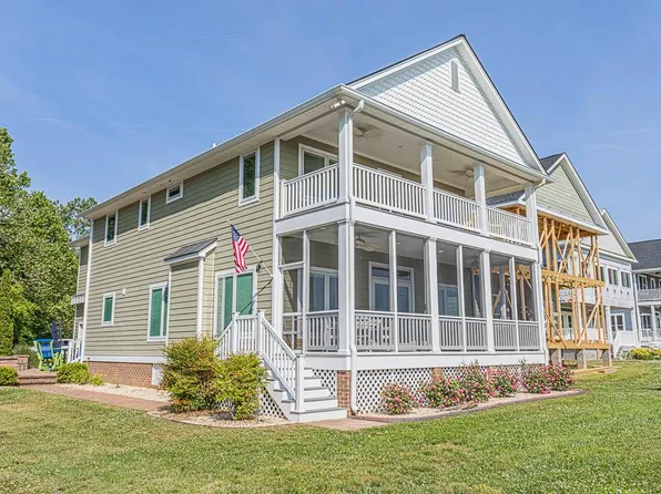 79 Grand View Ln, Warsaw, VA 22572