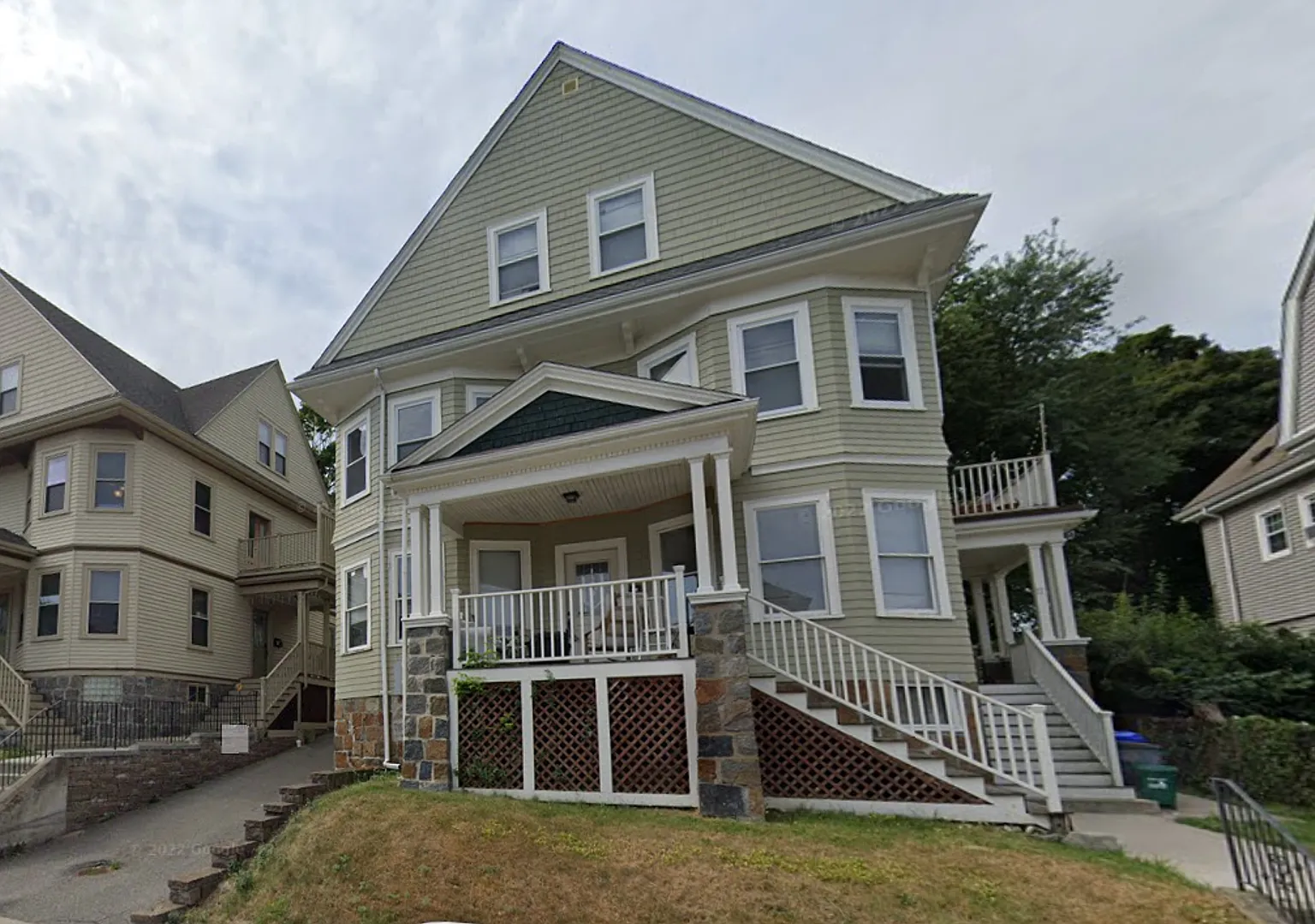 4-bed, 2-bath Apartment for 9/1 — Photo 1