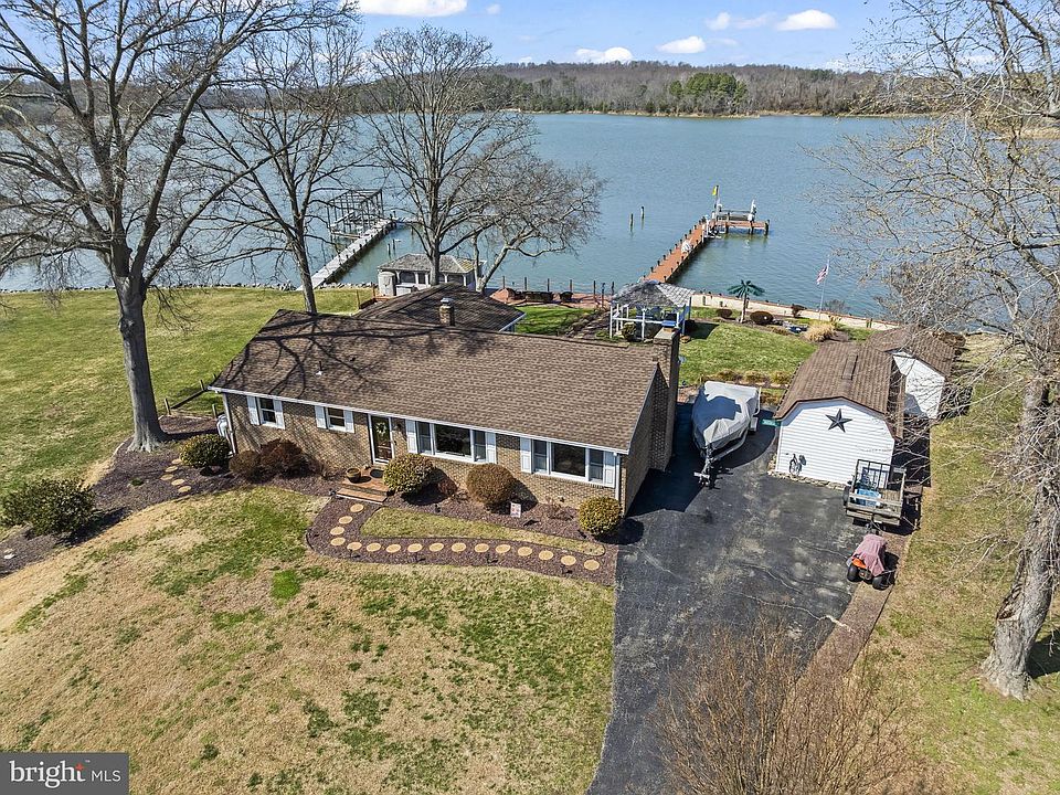 1st image of 40274 Waterview Dr