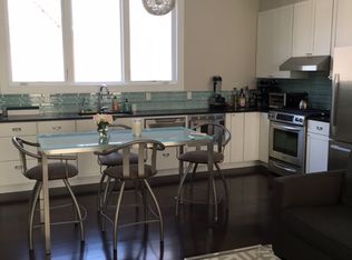 28 Carriage Lane, Saint Louis, MO