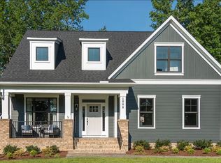 1177 Round Meadow Dr, Christiansburg, VA 24073