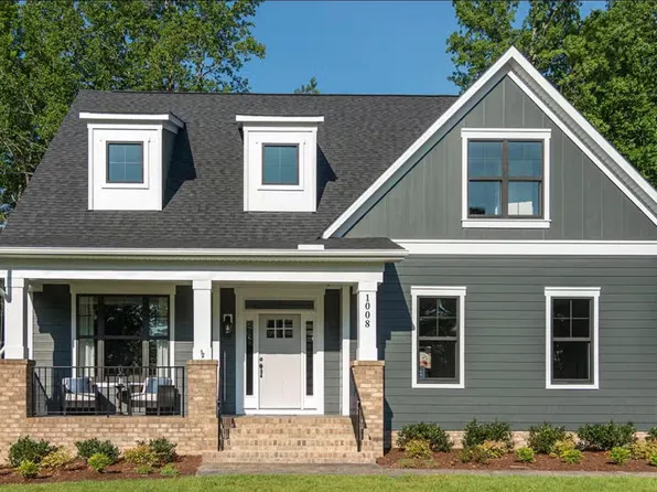 1177 Round Meadow Dr, Christiansburg, VA 24073