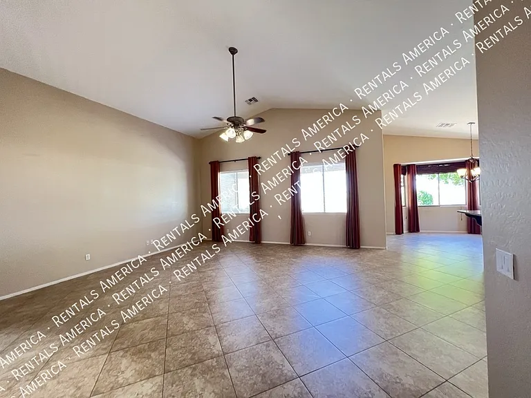 1536 E Fontana Dr — Photo 6