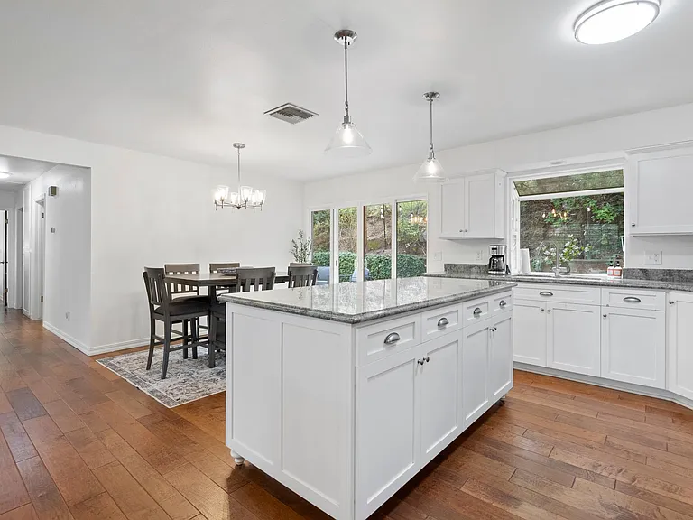 434 Fairview Ln — Photo 13