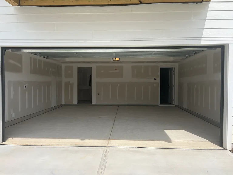 1474 Hasse Ave — Photo 3
