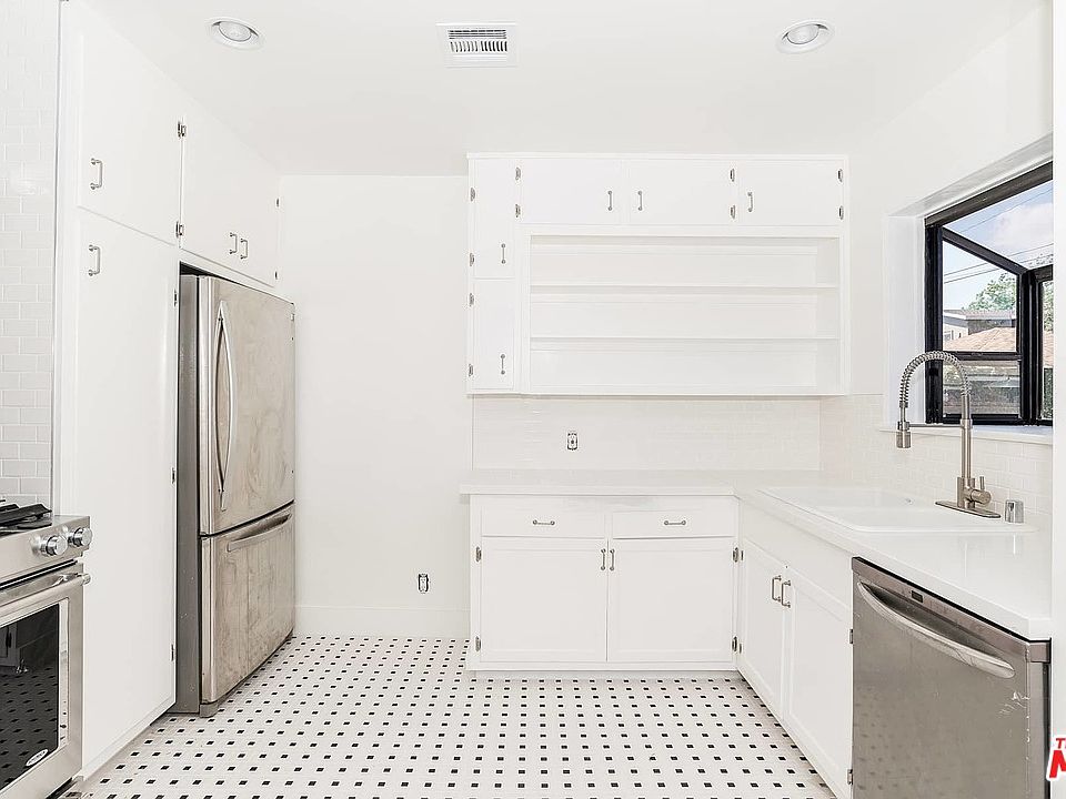 1st image of 4370 Globe Ave