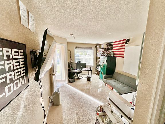 Down Stairs bedroom/ office
