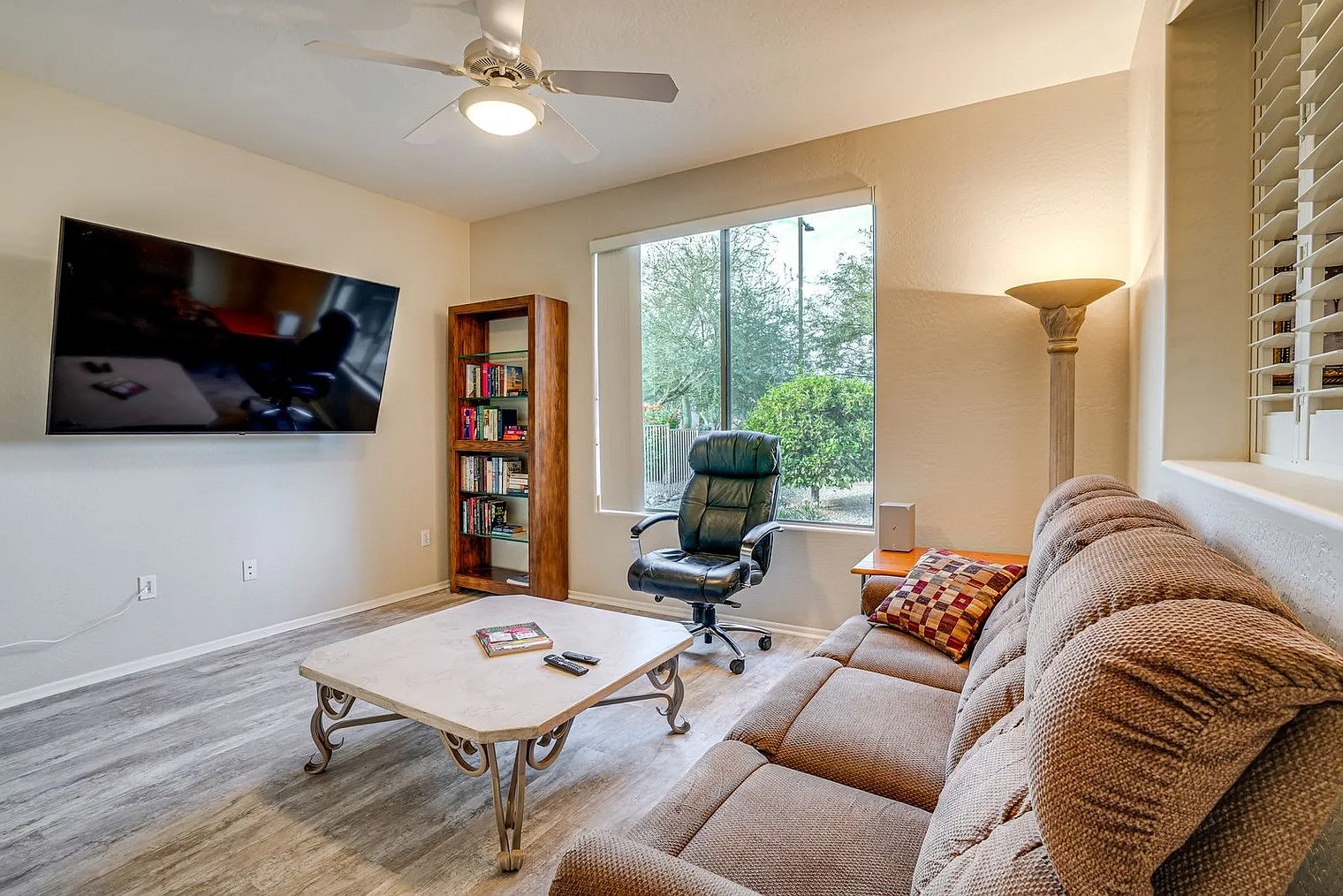 2 bed, 2.0 bath, 1894 sqft, $4,058 — Photo 3