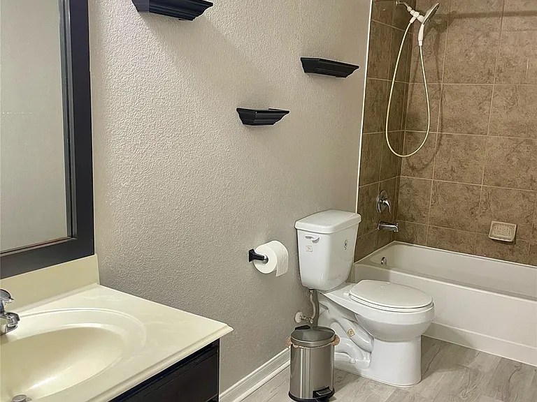 21439 Veneto Hills Ct — Photo 15