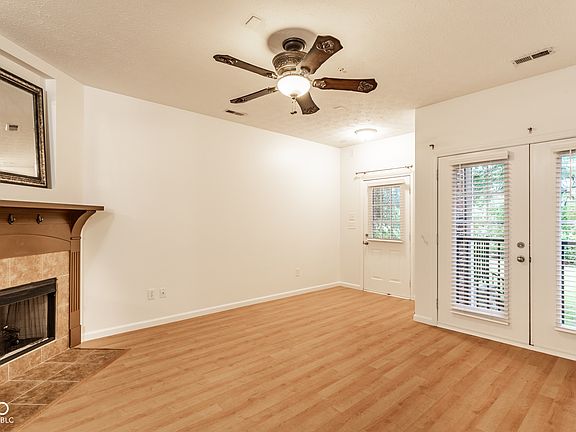 4th image of 1109 Reserve Way